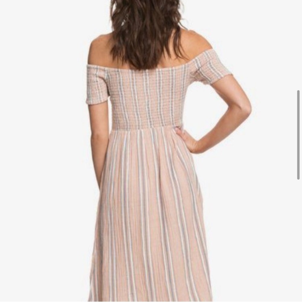 Roxy Pretty Lovers Off The Shoulder Smocked Top Midi Dress - Picture 2 of 9